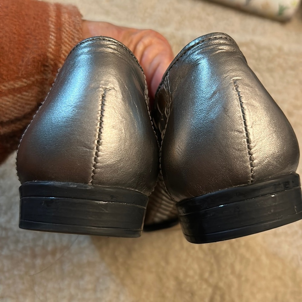 Trotters gold and silver leather slip on shoes - Picture 9 of 16